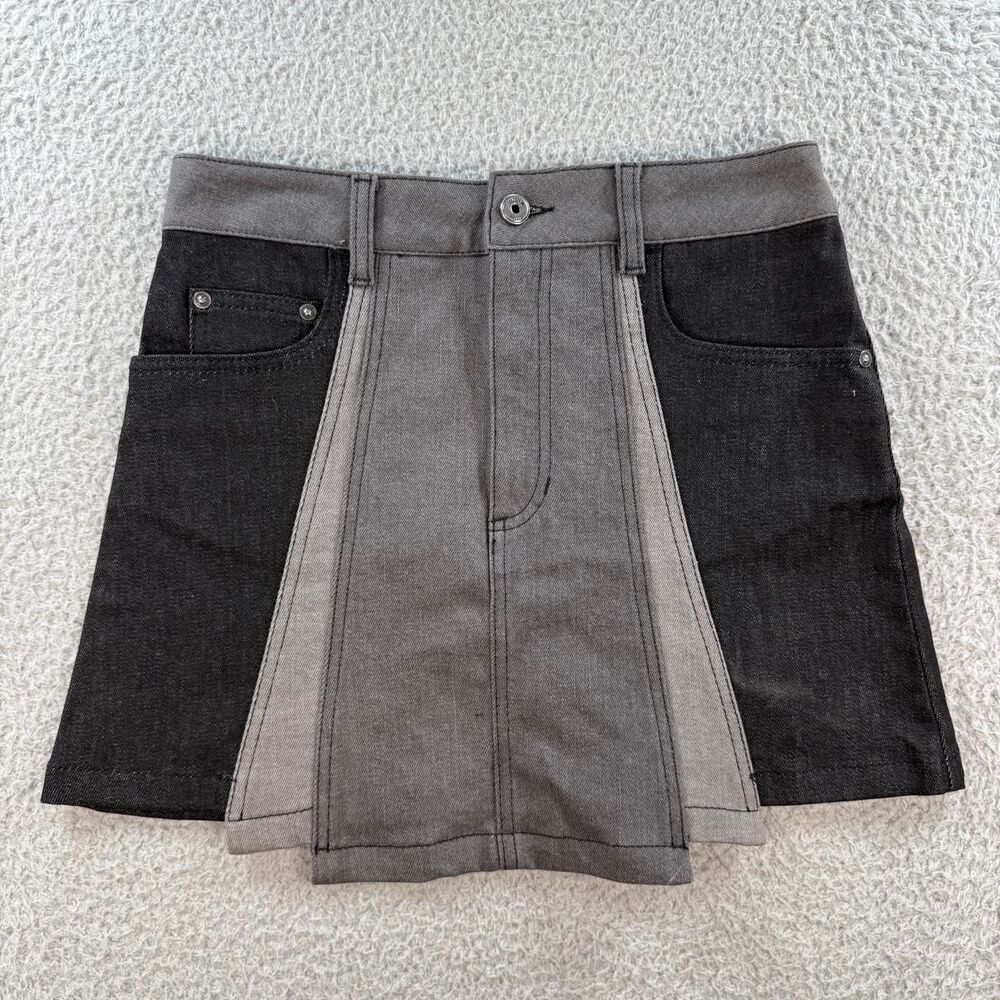 Vintage 90s / y2k “Justcavalli” black & grey denim mini skirt 🖤🩶